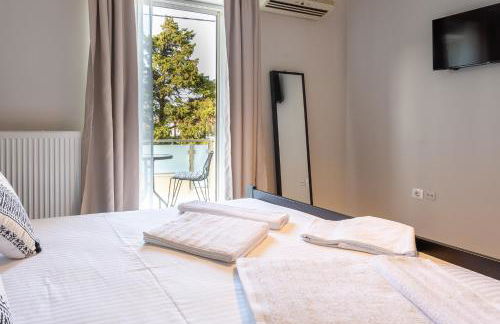 Comfortable 3-Bedroom Seaside Maisonette - Photo 49