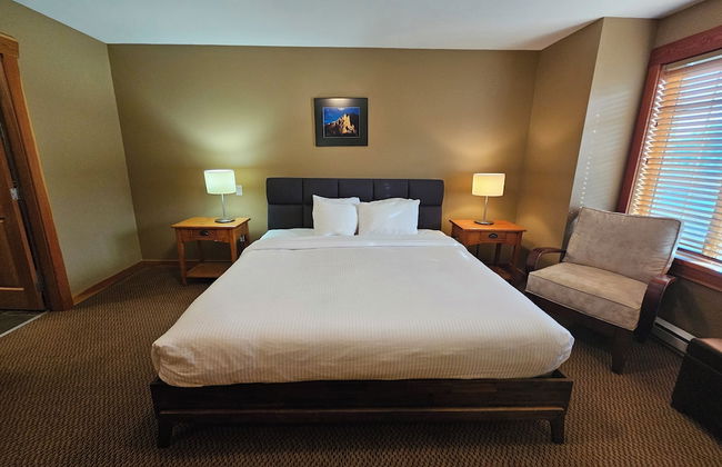 Pinnacle Ridge Chalets by Fernie Lodging - Photo 60