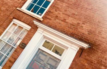 Beautiful stylish 2 bed apartment with free parking - Photo 3