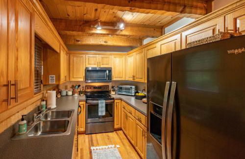Creekside Cabin - Seven Devils,NC - Pet-Friendly, Close to Skiing & Hiking, and the Apline Coaster! - Foto 43