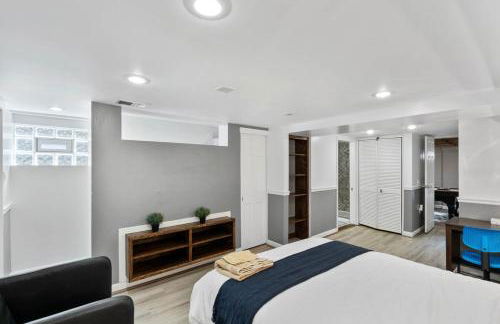 Beautiful 3BR 2BA Colonial House by CozySuites - Foto 4