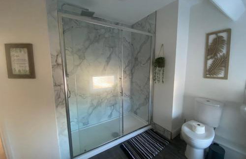 The Penthouse at Percy House Pet Friendly 2 Bedroom Apartment in Porthcawl Sleeps 4 people Located in the town centre - Foto 24