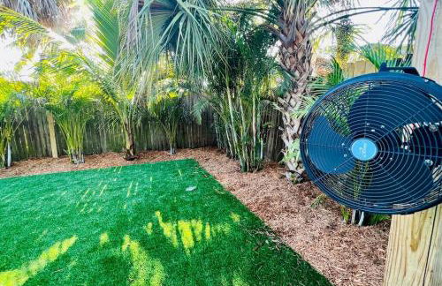 Luxury 2/2 private oasis w/Hot Tub walk to Beach - Foto 39