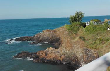 En front de mer, accès direct chemin de randonnée GR34 - Foto 9