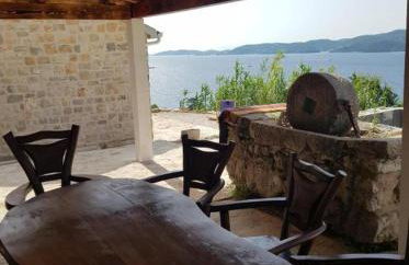 Green Marble Pool Cottage 3 BR in 2 adjoining stone buildings on a 2 acre private land - Foto 12