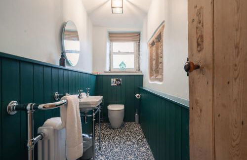 The Farmhouse - Photo 33