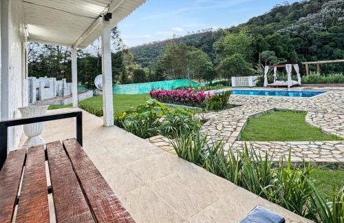 Sítio com Churrasqueira, Piscina, Lago e Natureza - Foto 35