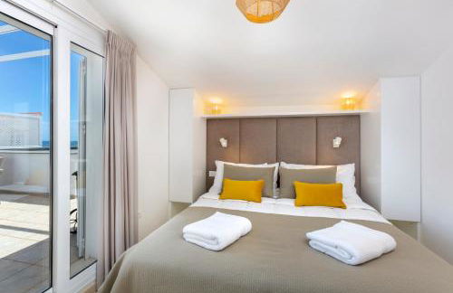 First Row Beach Villa - Photo 12