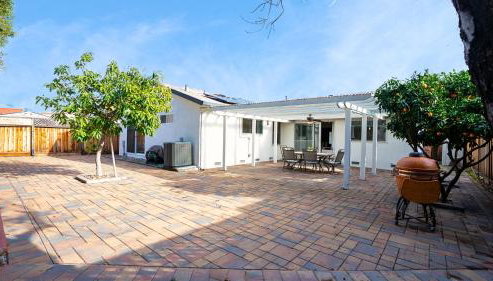 Grand Lux 4BR Prime Location & Serene Yard - Foto 5, Garden, Garden view