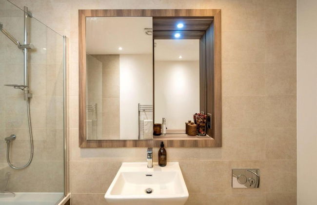 2 Bed 2 Bath Apt Close to Reigate Station - 2230 - Foto 8