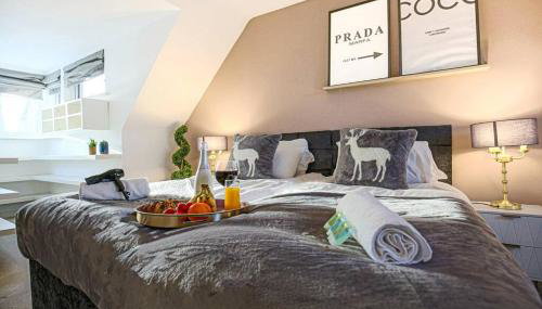 Stylish House with Smart TVs and Netflix, Fast Wifi, Free Parking and Garden by Yoko Property - Foto 4