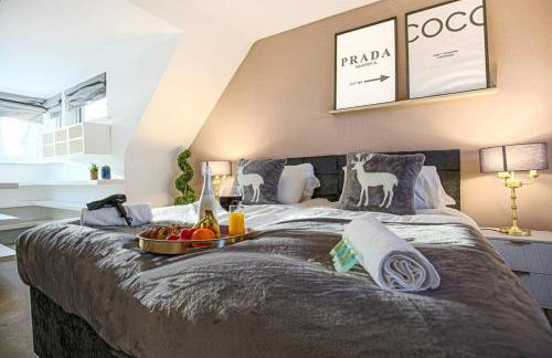 Stylish House with Smart TVs and Netflix, Fast Wifi, Free Parking and Garden by Yoko Property - Foto 4