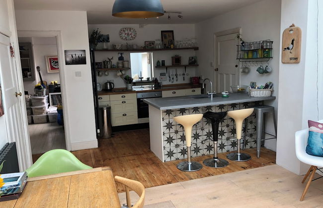 5 Bed House - Sleeps 15 - Pets - Garden - Parking - Foto 5