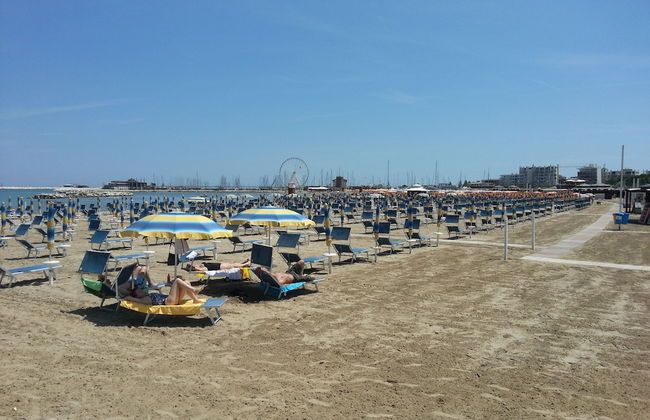 Appartamento sulla spiaggia con balcone - Foto 28