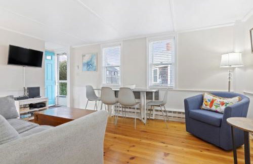 North Truro Beachfront Cottage with Cozy Backyard - Foto 10