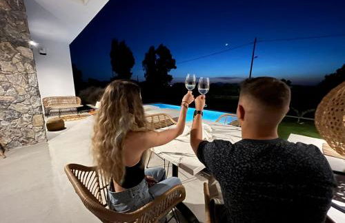 Aphrodite Luxury Suites, Private Heated Pool & Jacuzzi -Romantic Escape for Couples - Photo 15