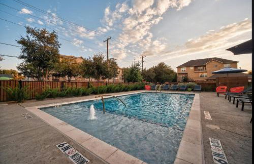 Luxury 2BR Cedr Sprgs area with Parking, Pool, Gym - Foto 21