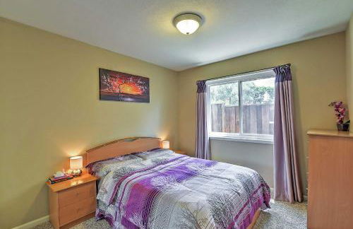 Waterfront Discovery Bay Home Outdoor Bar and Dock - Foto 15