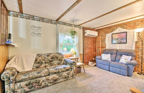 Unique Creekside Escape - Enjoy On-Site Goats! - Foto 16