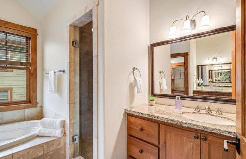 Cozy Spacious Mountain Home Close To Everything - Foto 28