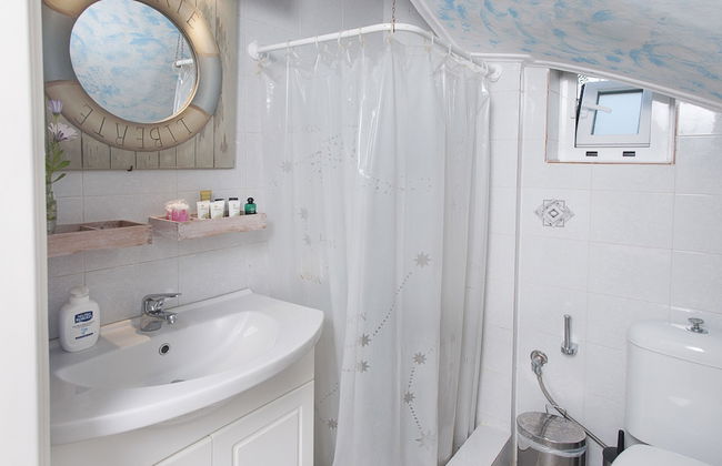 Messinian Blue SeaSide Villa - Photo 15