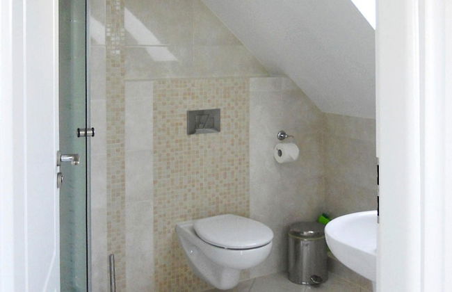 Large, Comfortable Holiday Villa, Private Garden - Photo 19