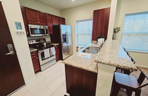 Free Parking, New Apartment, Steps From Mayo! - Foto 9