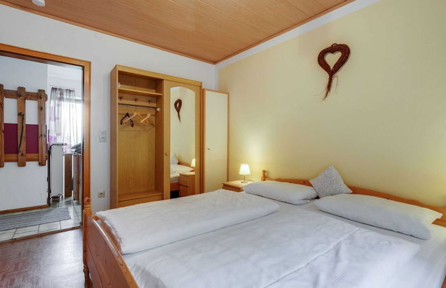 Beautiful Holiday Home in Viechtach With Views - Photo 9