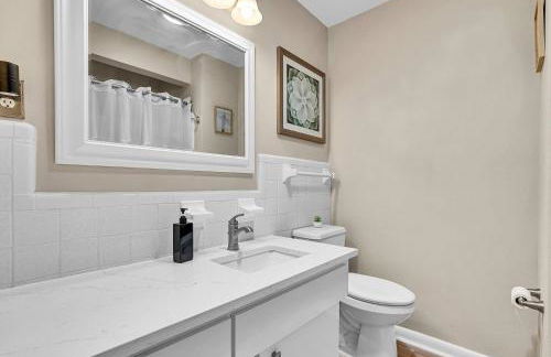 Four Bed Home with Pool Game Room Bar Near Beach - Foto 63