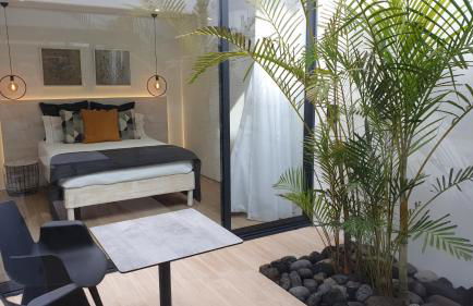 Oasis House - Photo 25