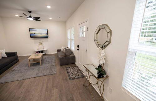 4 Min to Downtown - 10 Min to Elon - Washer and Dryer - Foto 8