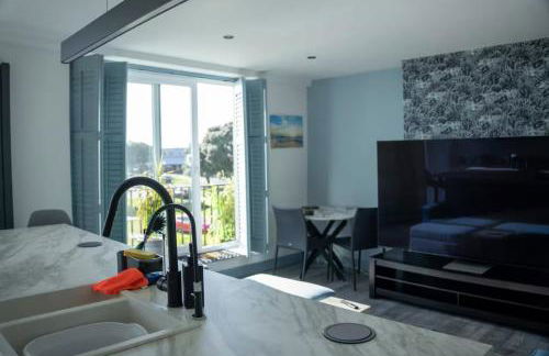 Modern Beachfront Apartment - Foto 4