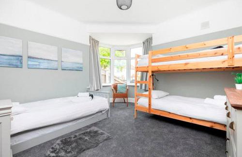 DRIFTWOOD by BOURNECOAST - An Exquisite Chalet Bungalow with a Sauna, BBQ Hut and Garden - HB6339 - Foto 40