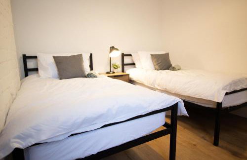 Stylish Cosy 4-Bed Home, Sleeps Up To 10 With Large Sofa Bed, Near Manchester Royal Infirmary & Universities, Free Parking & Ultra-Fast WiFi - Foto 3