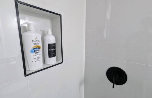 Cozy Gem 18Min to EWR, 8min > NYC Train + Parking - Foto 16