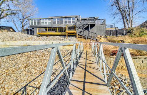 Fish House with Deck, Fire Pit and River Views - Foto 42