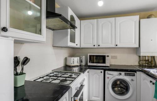 Relax in Comfort 3BR Home for 6 with Full Kitchen, Lounge, Large Bath - Foto 19