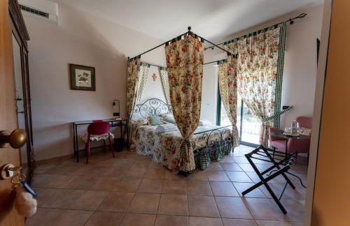 Tenuta Tre Gemme in Cantina- Renascenzia SantIrene - Foto 1