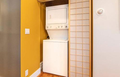 New Distinctive Historical Unit from 5 Star Host - Foto 26