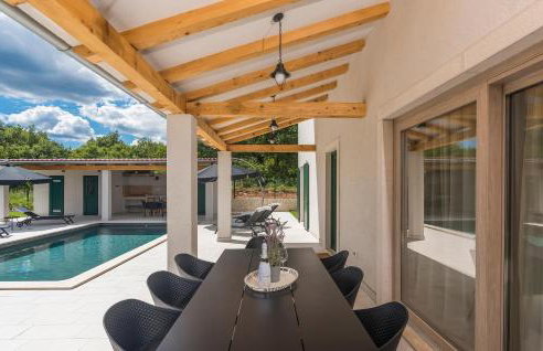 Villa Macan with Private Pool, Sauna & Garden - Photo 8