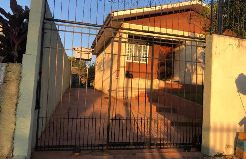 Casa grande com 3 quartos todos com Ar-condicionado - Foto 1