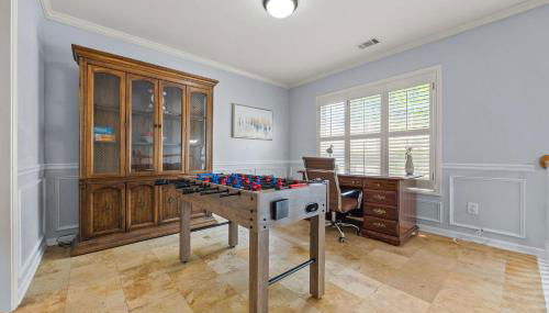 Relaxing 3BR Duplex Home w/ Pool & Patio - Foto 5, Game Room