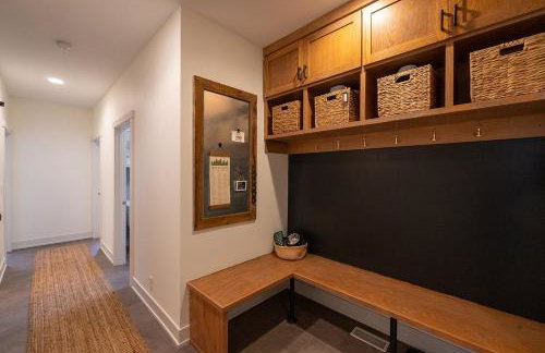 Lake Effect Lodge 3 min from Laketown Beach! - Foto 29