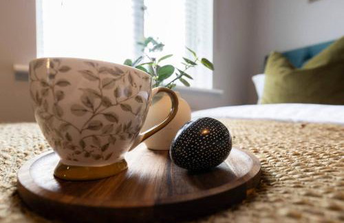 Pass the Keys 4-Bed Home with Garden Parking Near Durham - Foto 17