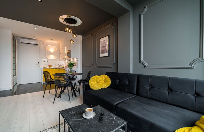 Q18 ApartHotel - Photo 38