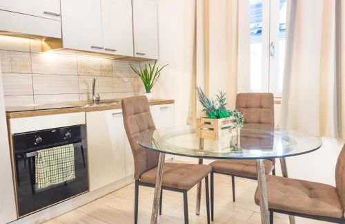 Demetra Seafront Apartment - Parking & Pool - Foto 22