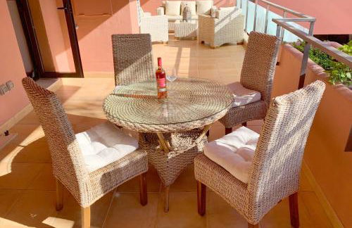 Salinas. Apartment for 4. Terrace/Parking/Pools/Gym/4mins beach - Photo 4