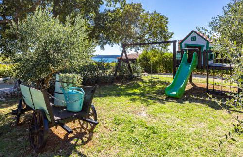 Villa Vlacich for 8 people near Labin - Rabac with heated pool, sea view & kids playground - only 2 km from the beach - Foto 4