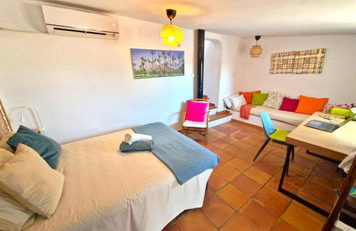 The Alicante Old Town artist workshop, Impressive rooftop, terrace with amazing city views and sea views, BBQ, Air conditioner, Wifi - Foto 15