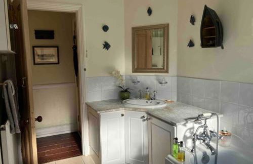 Entire 1bed Studio With Ensuite, Balcony & Parking - Foto 28